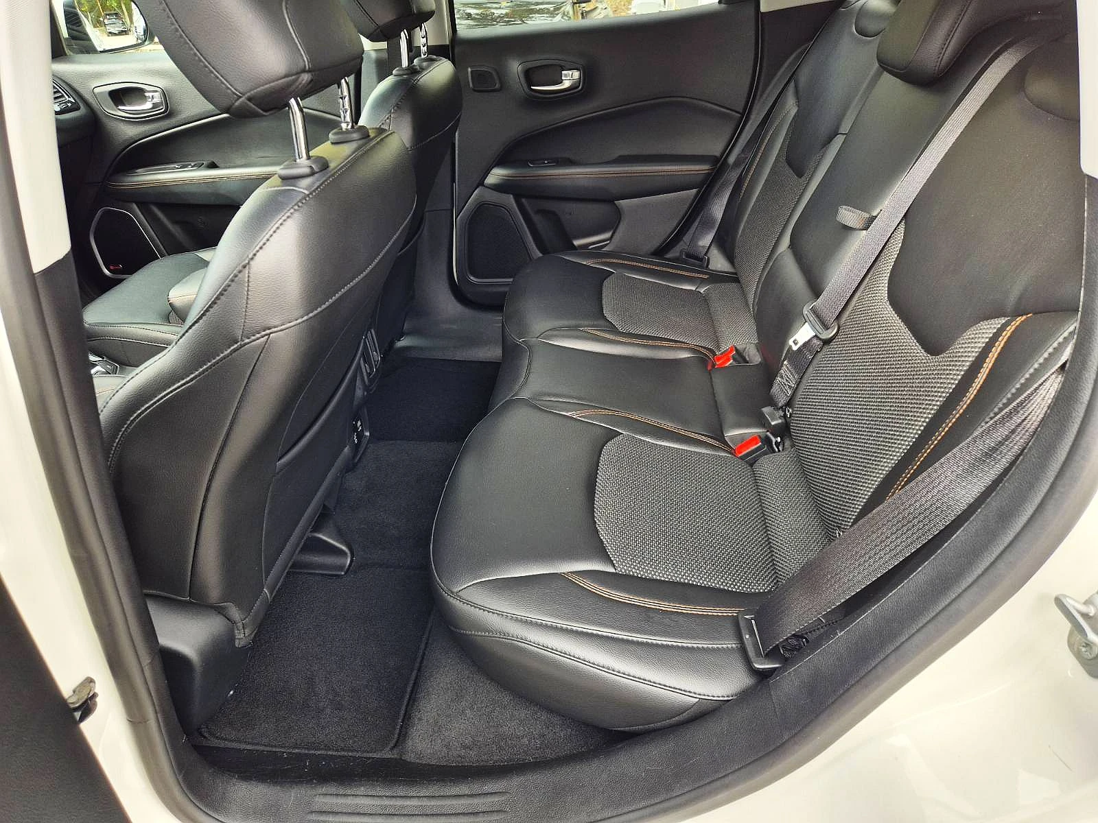 Jeep Compass 2.0D * АВТОМАТИК * 4Х4 * LIMITED - изображение 10
