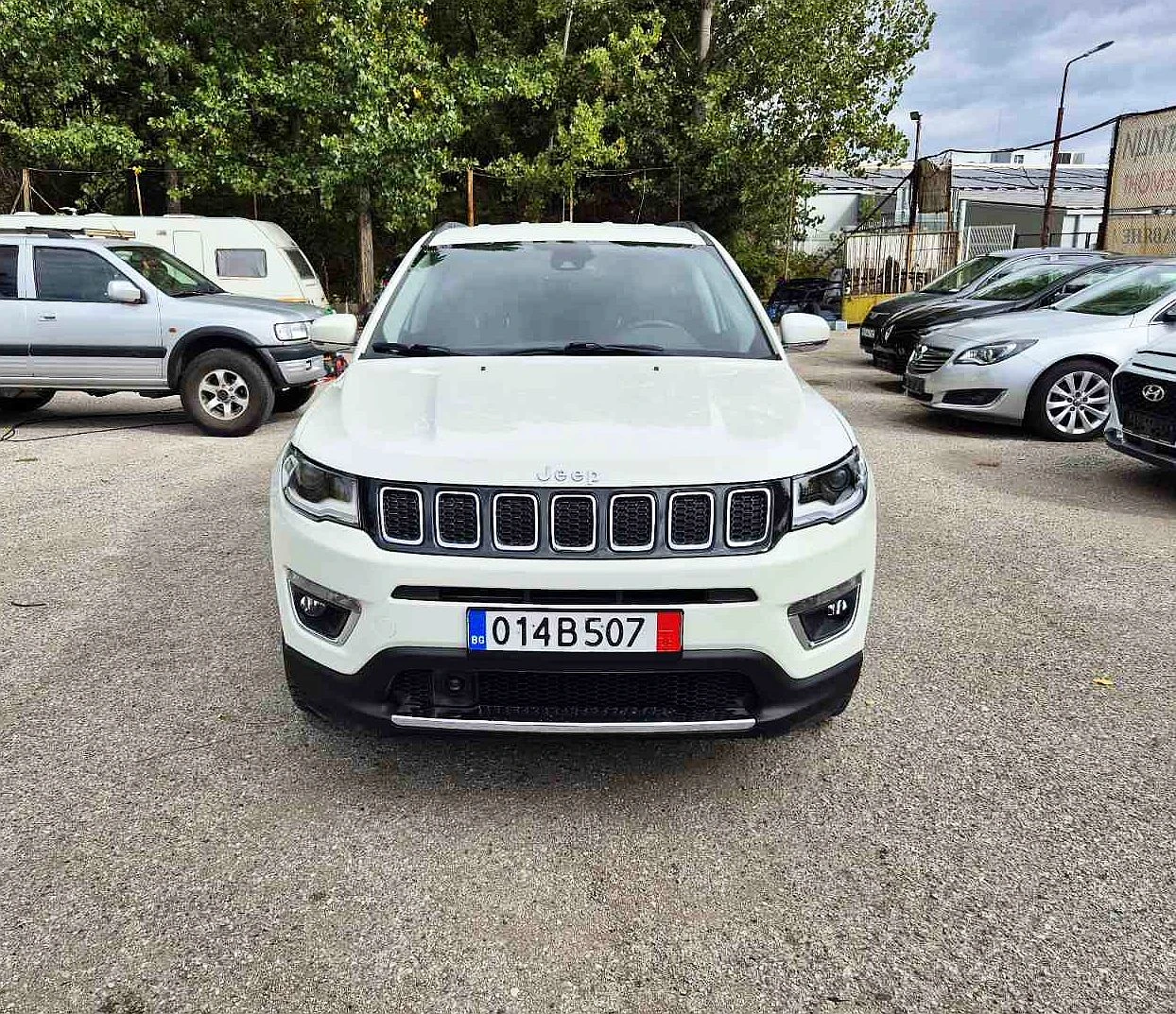 Jeep Compass 2.0D * АВТОМАТИК * 4Х4 * LIMITED - изображение 2