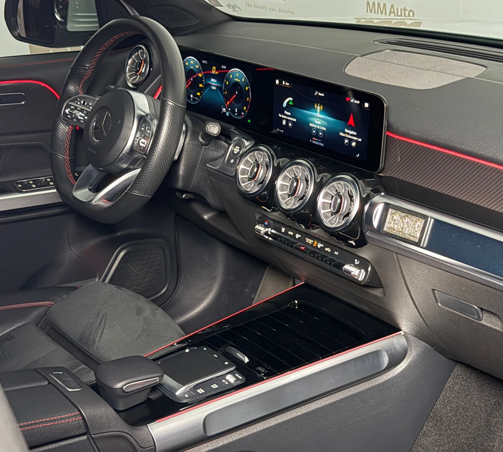 Mercedes-Benz GLB 200* AMG* Camera* Асистенти* 7местен - изображение 10