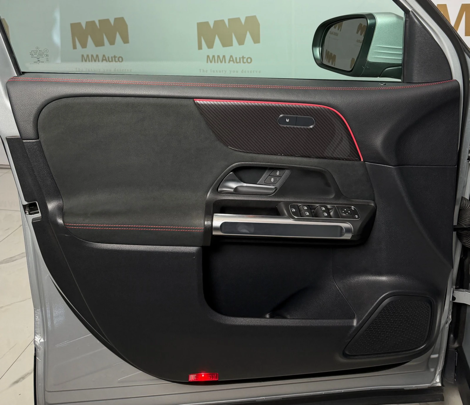 Mercedes-Benz GLB 200* AMG* Camera* Асистенти* 7местен - изображение 7