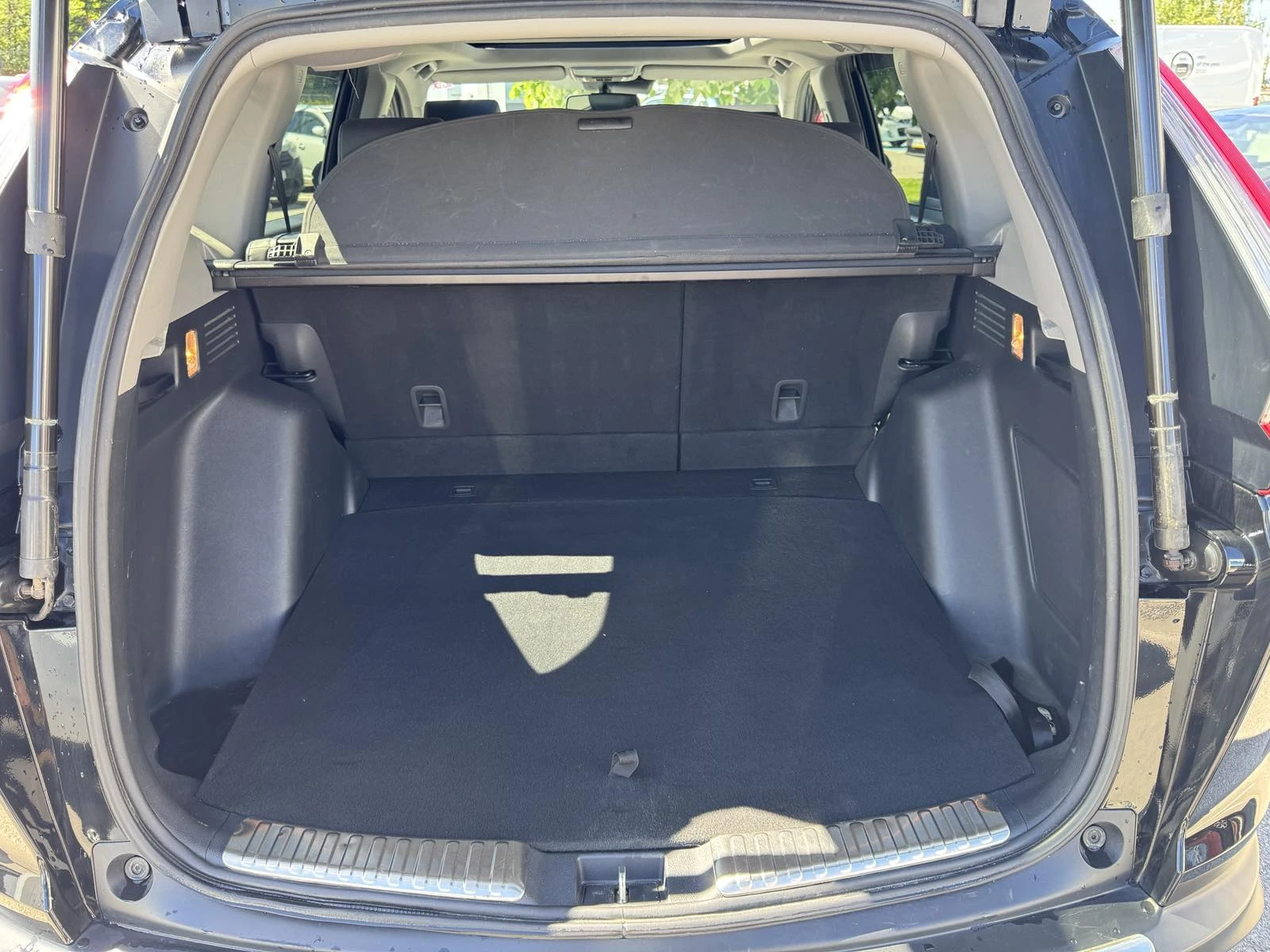 Honda Cr-v 1.5 TURBO, снимка 11 - Автомобили и джипове - 54555272