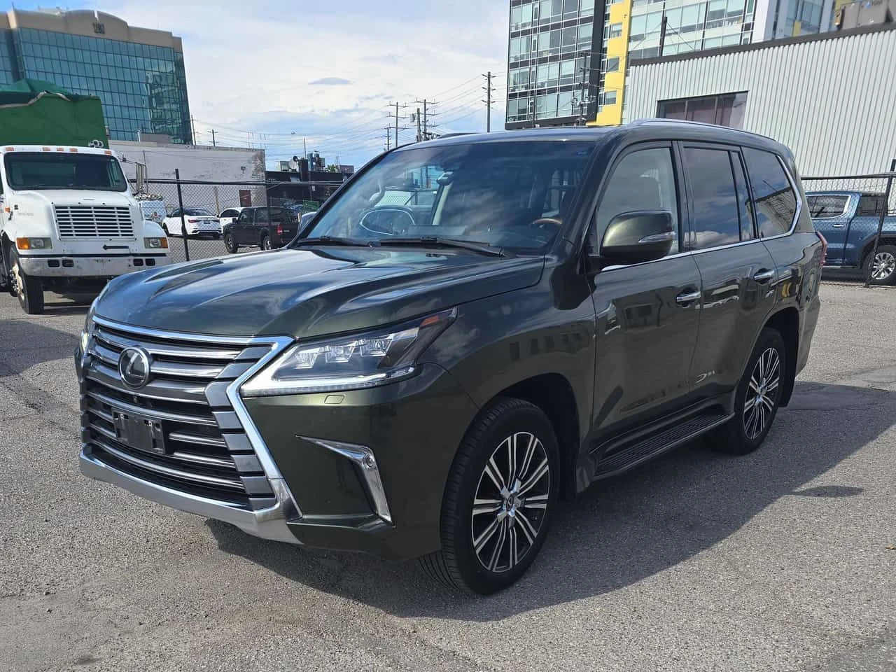 Lexus LX 570 HUD| ТЕЛЕВИЗОРИ| 360САМ| 7 МЕСТЕН| 2 КЛЮЧА| 