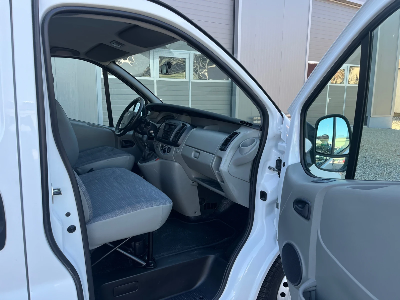 Renault Trafic 2.0DCI климатик - изображение 8