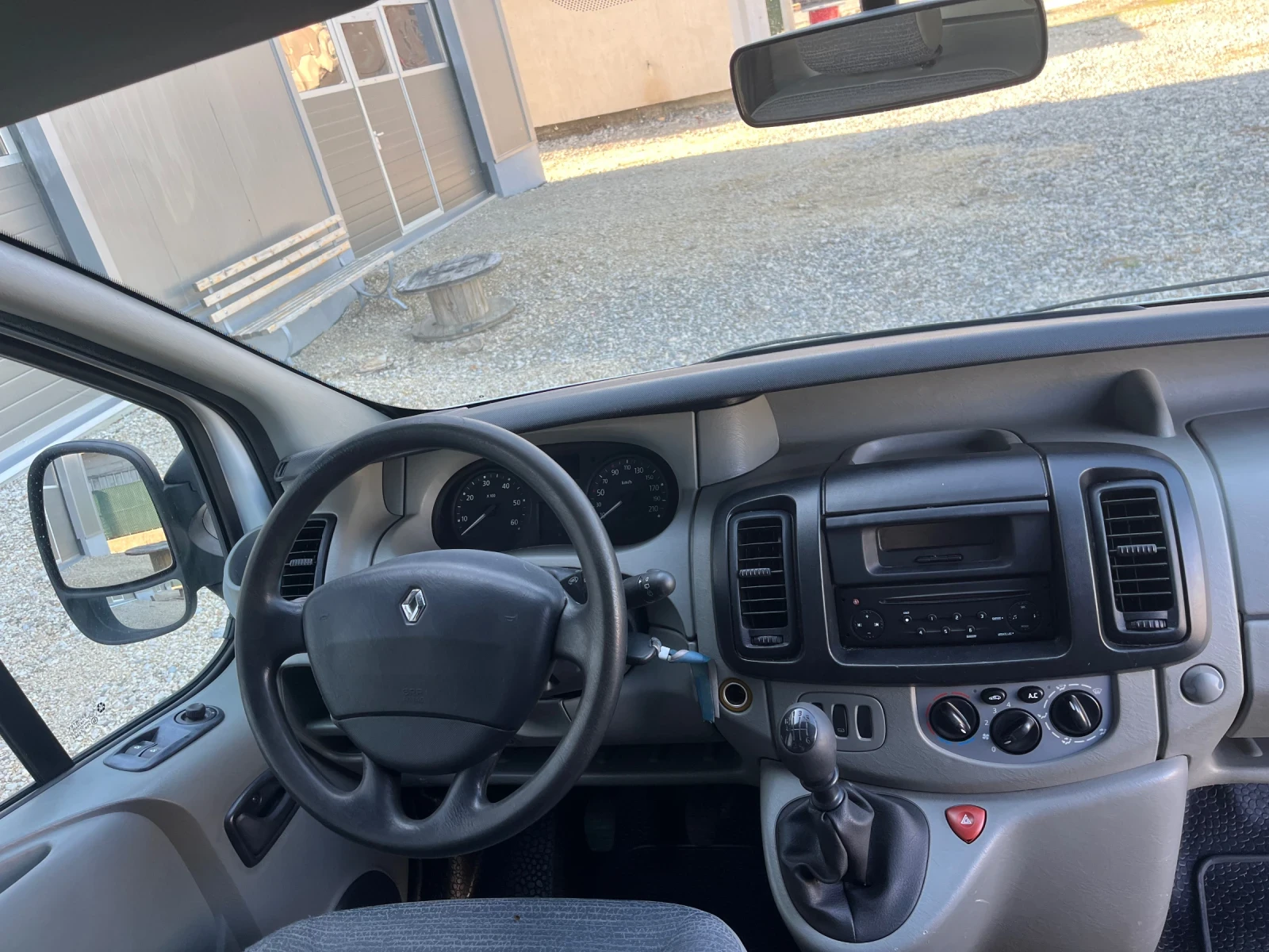 Renault Trafic 2.0DCI климатик - изображение 9