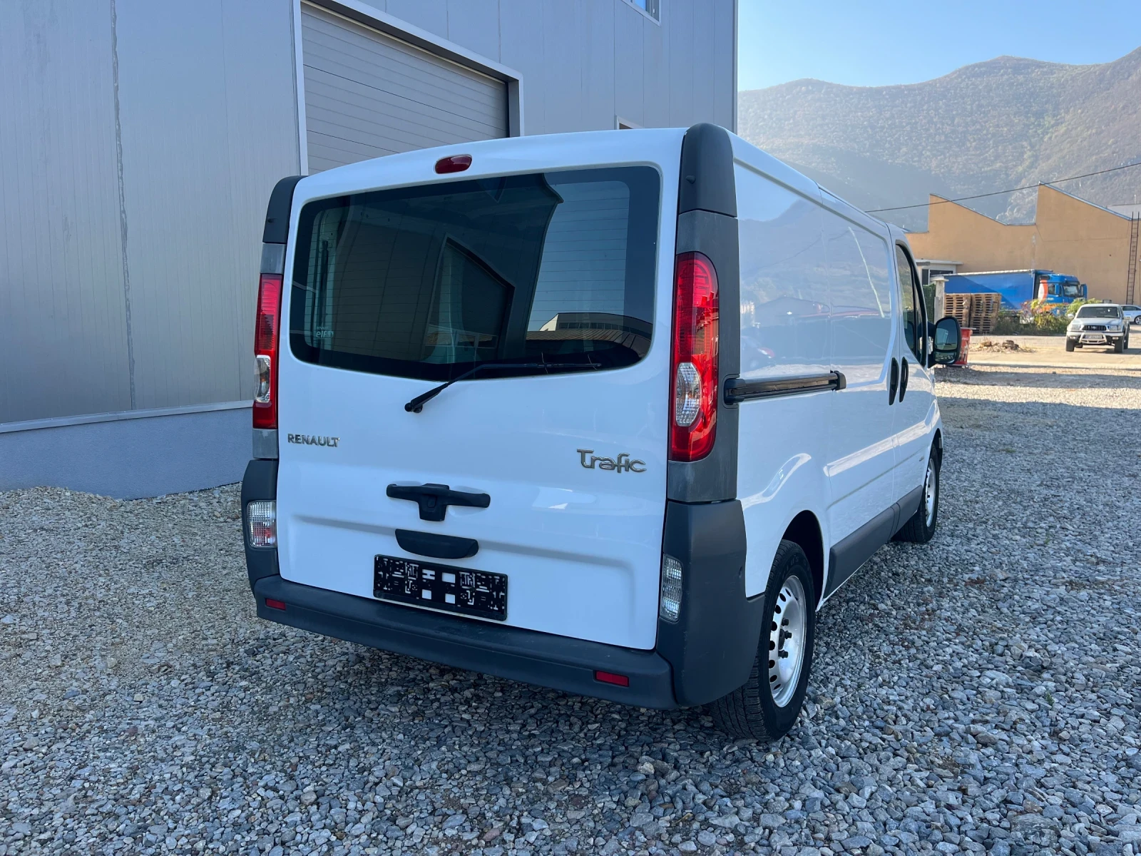 Renault Trafic 2.0DCI климатик - изображение 6