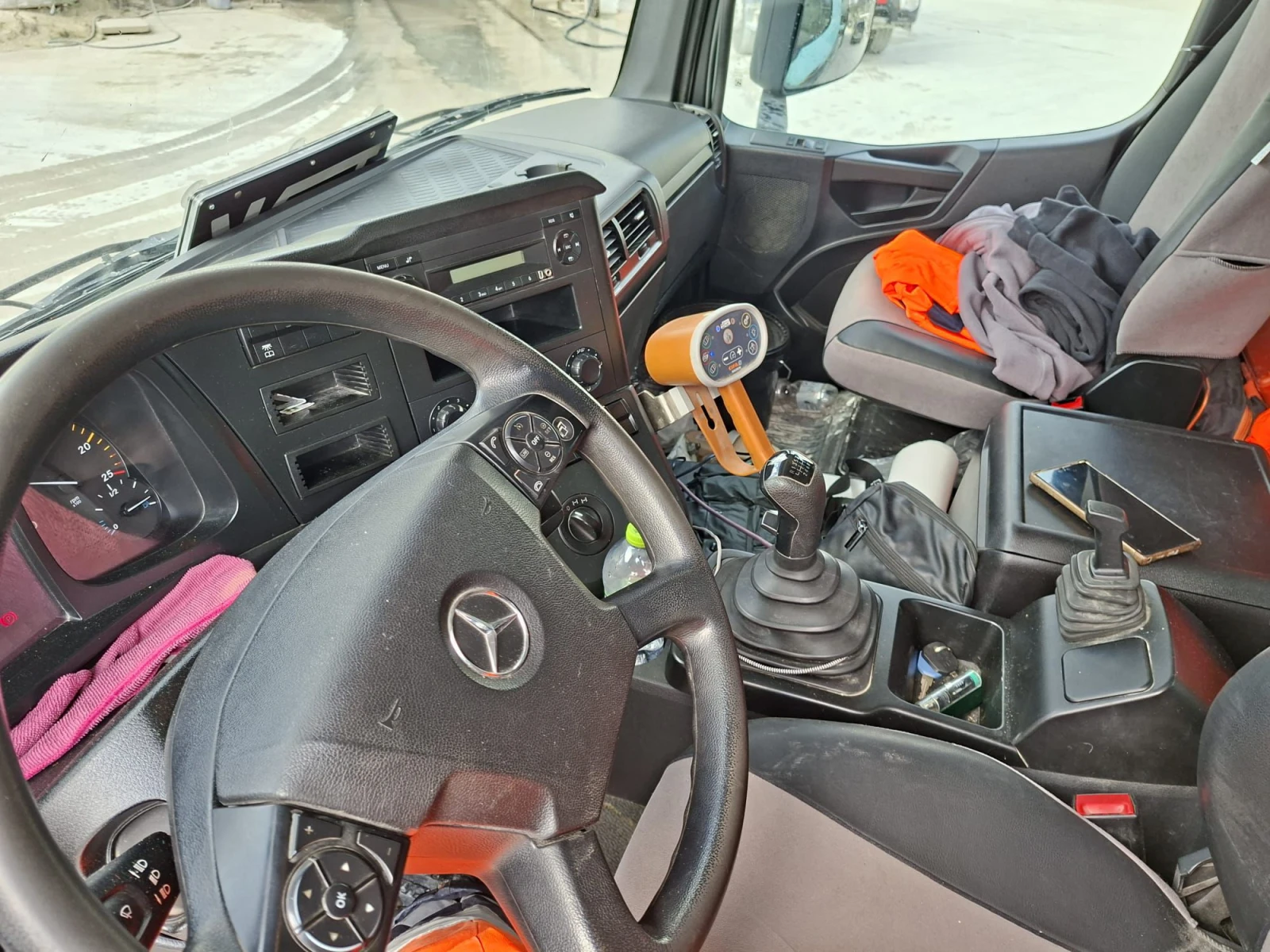 Бетон помпа Mercedes-Benz 4148 / 32meters, снимка 6 - Индустриална техника - 54190305