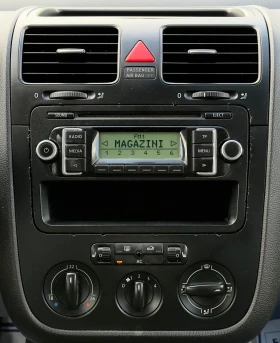 VW Golf 1.4i БЕНЗИН, снимка 13 - Автомобили и джипове - 53650753