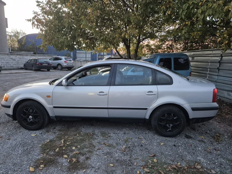 VW Passat 1.9 TDI, снимка 5 - Автомобили и джипове - 47655664