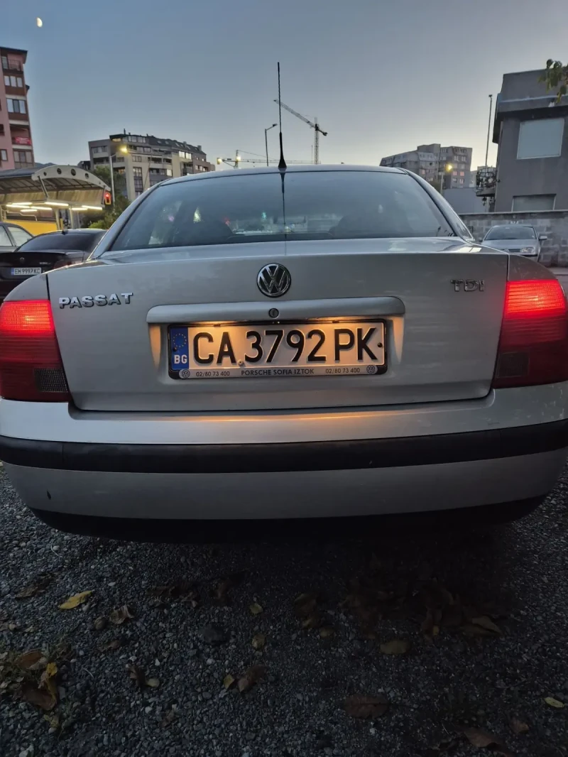 VW Passat 1.9 TDI, снимка 4 - Автомобили и джипове - 47655664