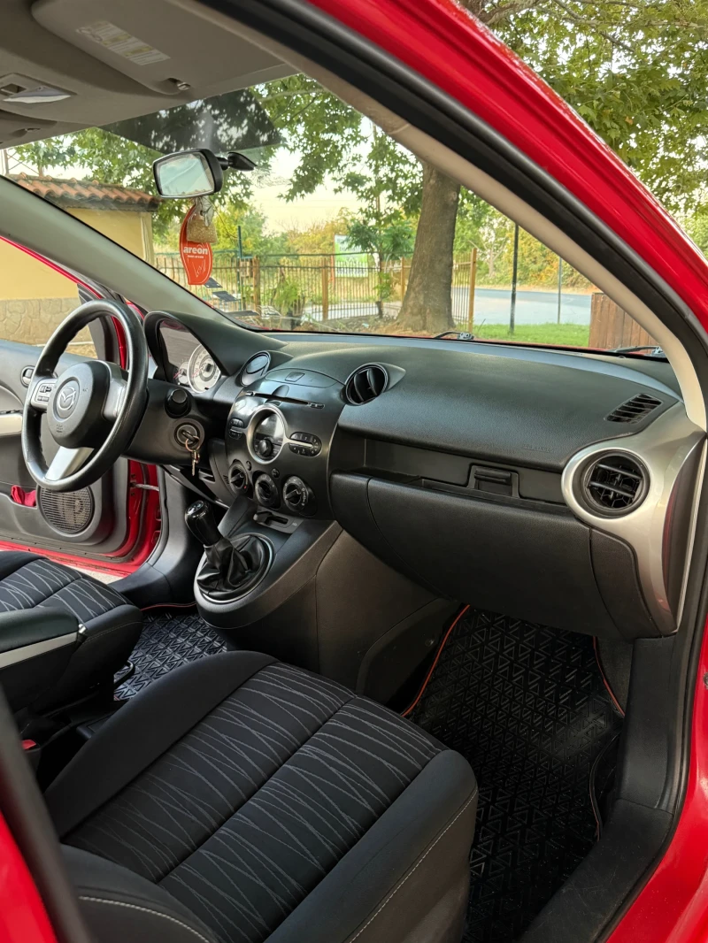 Mazda 2 1.4, снимка 5 - Автомобили и джипове - 52625342