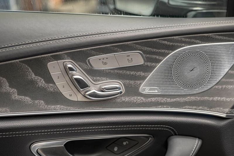 Mercedes-Benz CLS 400 AMG/4Matic/Burmester/Подгрев/Камера 360, снимка 8 - Автомобили и джипове - 51435598