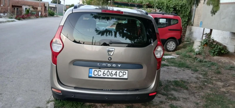 Dacia Lodgy, снимка 3 - Автомобили и джипове - 52891733