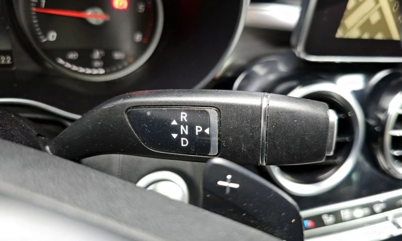 Mercedes-Benz C 220, снимка 9 - Автомобили и джипове - 52938756