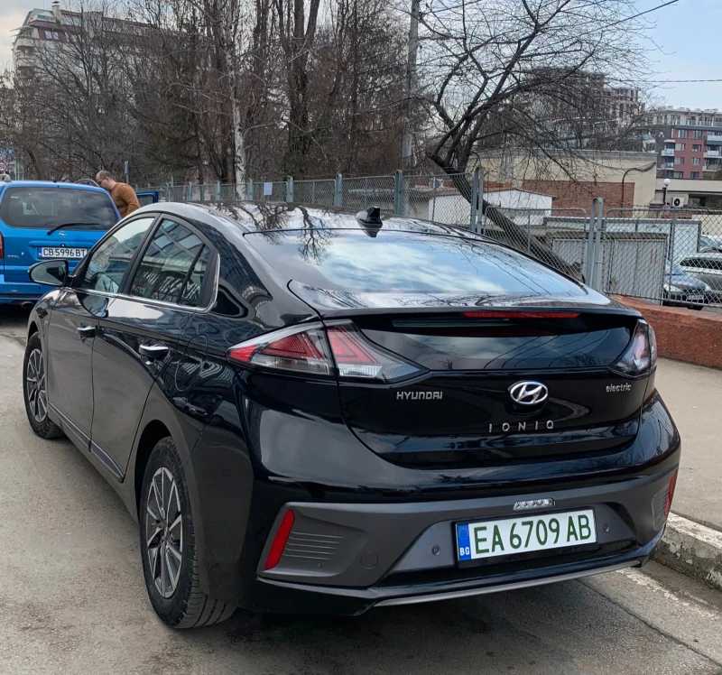 Hyundai Ioniq, снимка 2 - Автомобили и джипове - 52978901