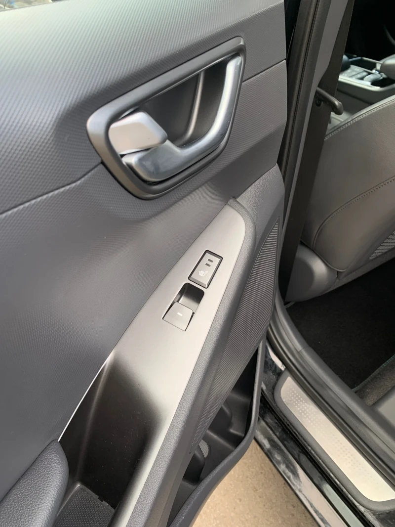 Hyundai Ioniq, снимка 11 - Автомобили и джипове - 52978901