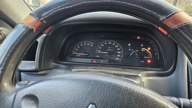 Renault Laguna 1.8 бензин 90 кс , снимка 9 - Автомобили и джипове - 53236979