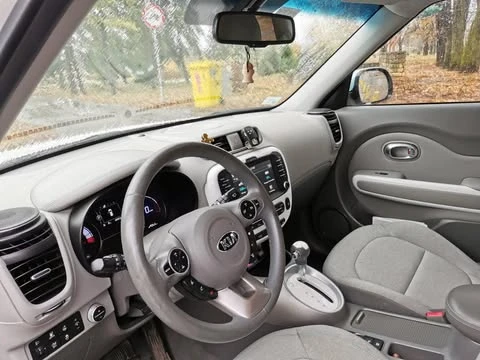 Kia Soul, снимка 5 - Автомобили и джипове - 53145527