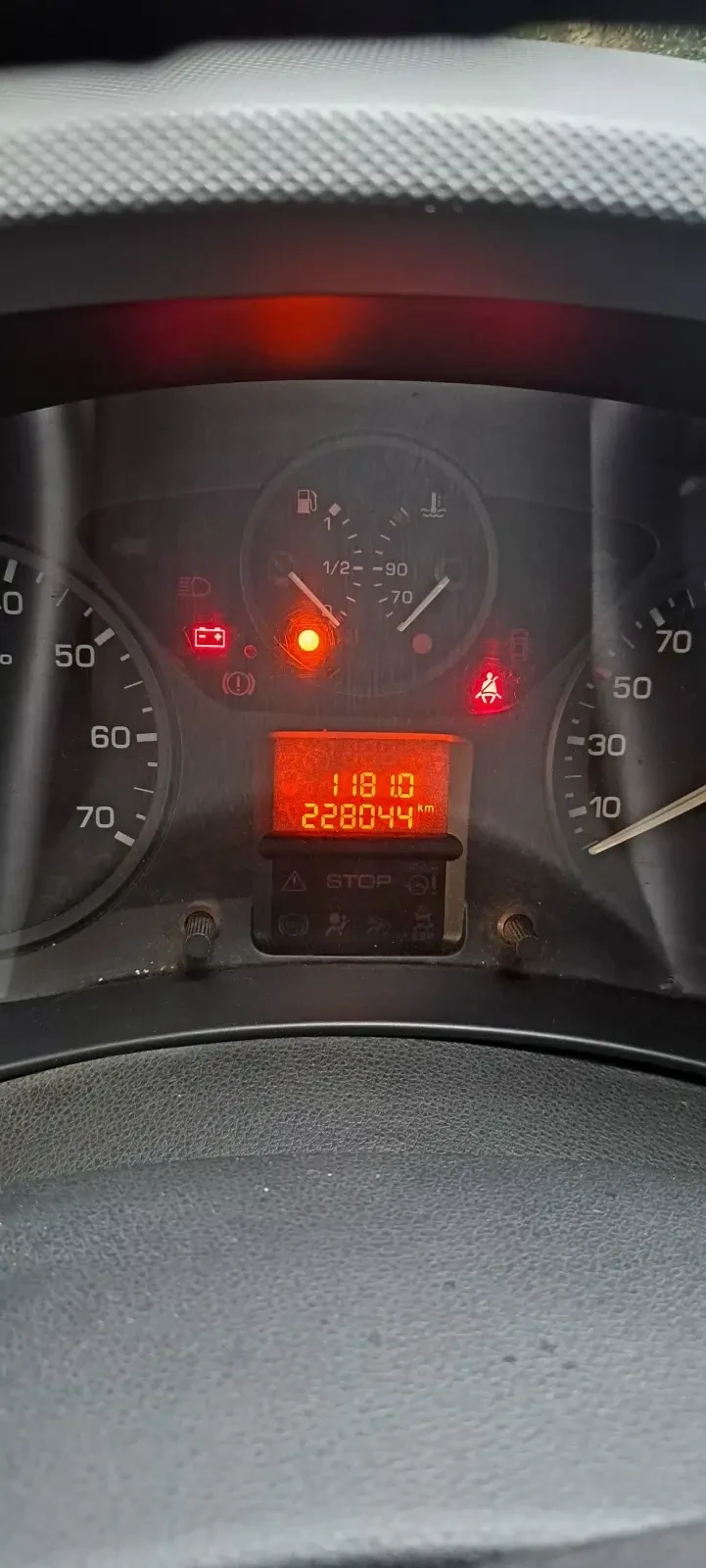 Peugeot Partner Дълга база, снимка 13 - Автомобили и джипове - 54702687