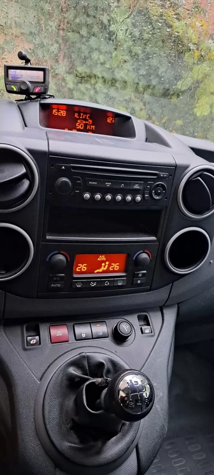 Peugeot Partner Дълга база, снимка 12 - Автомобили и джипове - 54702687