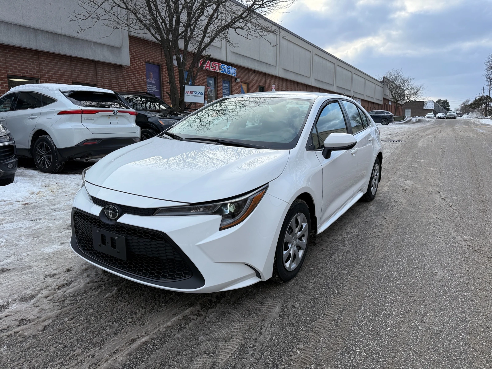 Toyota Corolla LE CVT * * CARFAX * * АВТО КРЕДИТ * * , снимка 1