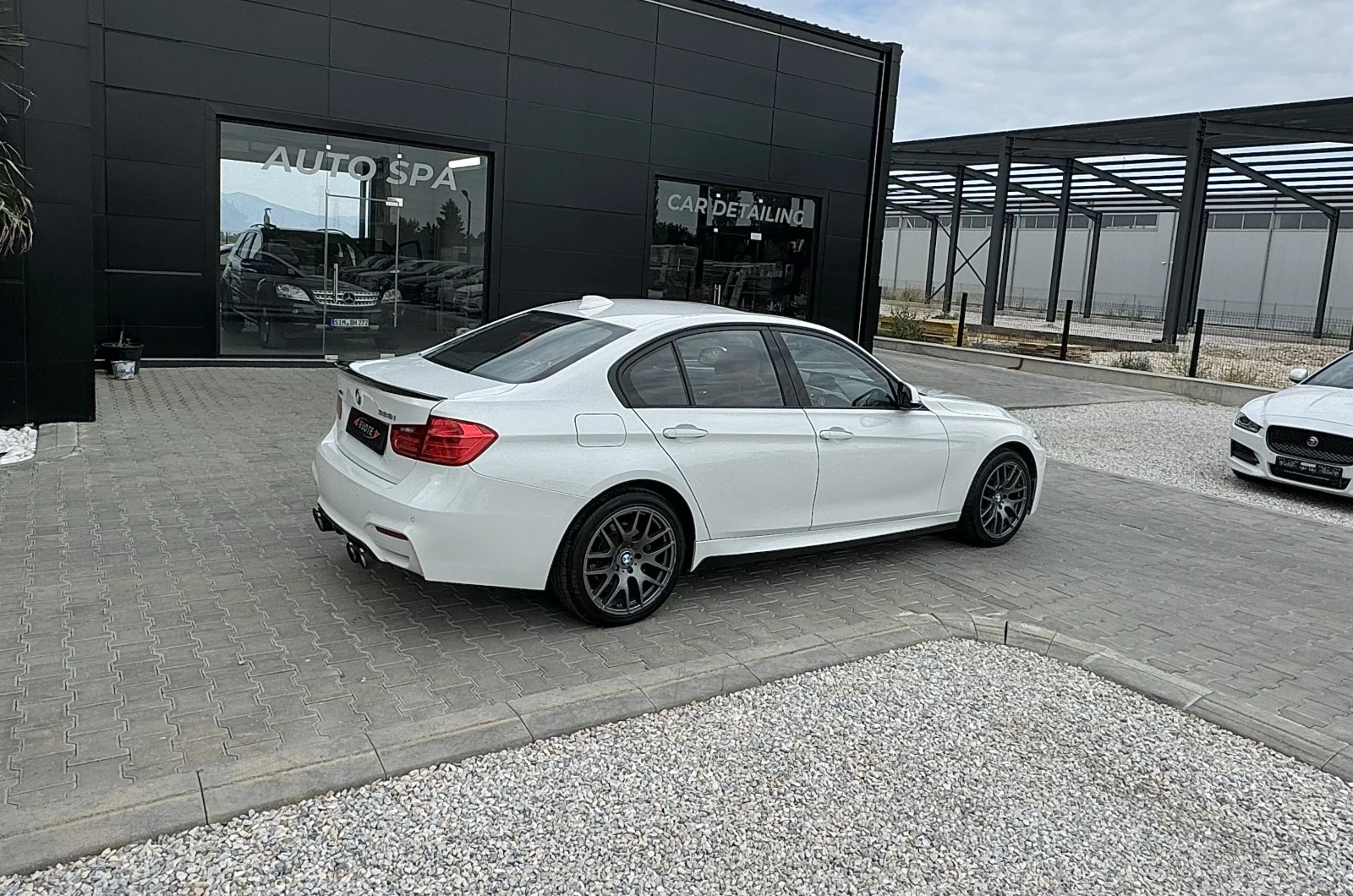 BMW 328 i * M3 Оptic* Подгрев/Камера/Harman/Kardon - изображение 4