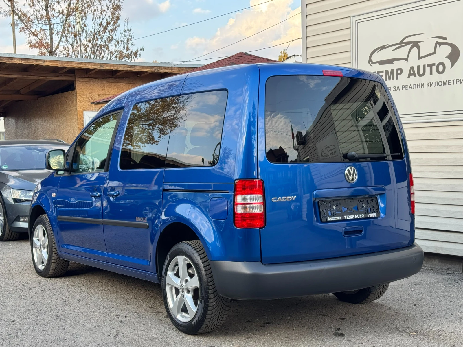 VW Caddy 1.6TDI* 102к.с* СЕРВИЗНА КНИЖКА С ПЪЛНА ИСТОРИЯ VW - изображение 7