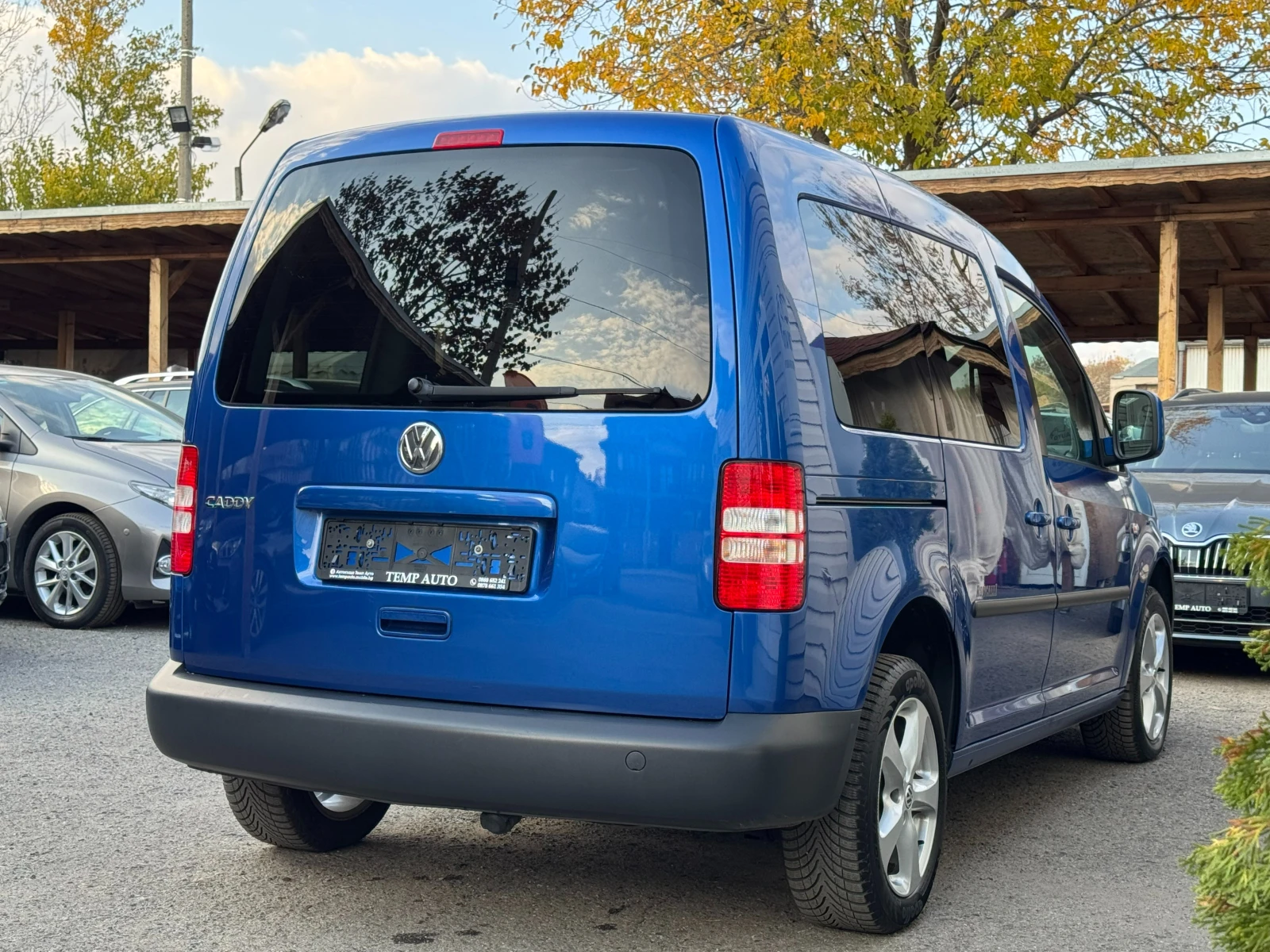 VW Caddy 1.6TDI* 102к.с* СЕРВИЗНА КНИЖКА С ПЪЛНА ИСТОРИЯ VW - изображение 5