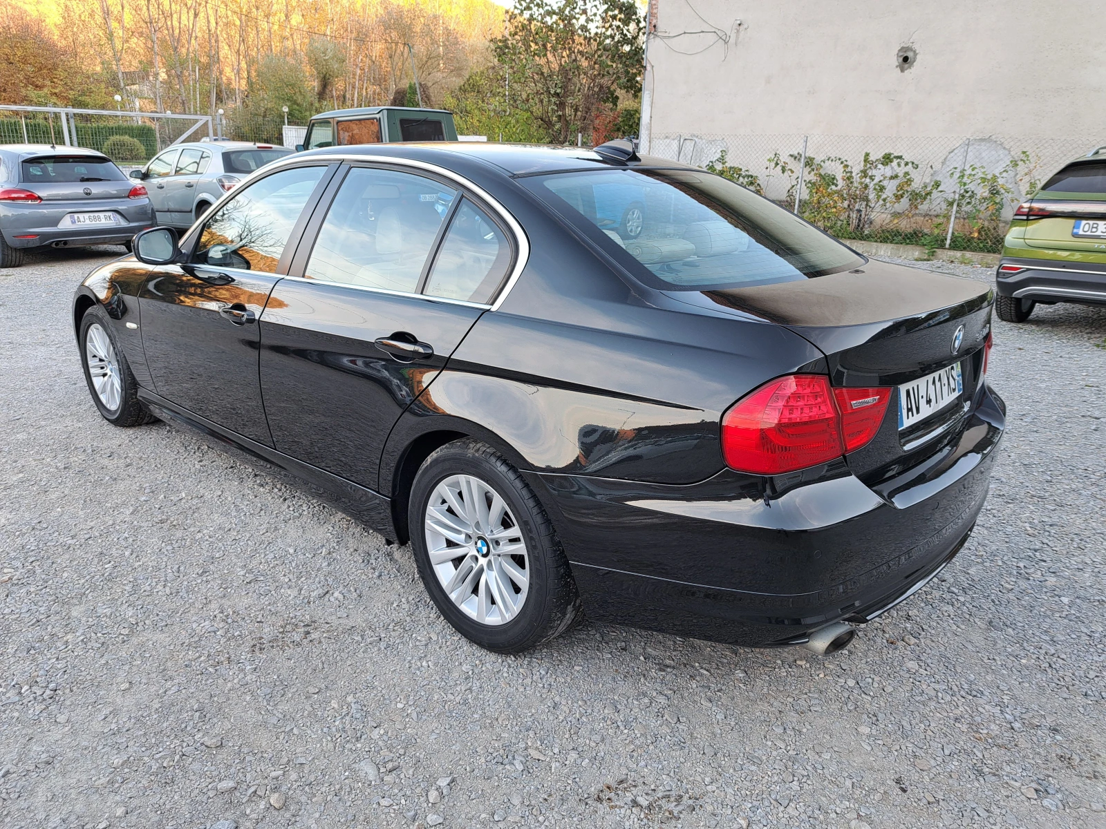 BMW 320 d* КЛИМА* КОЖА* NAVI* ТЕМПОМАТ* ПАРКТРОНИК - изображение 5