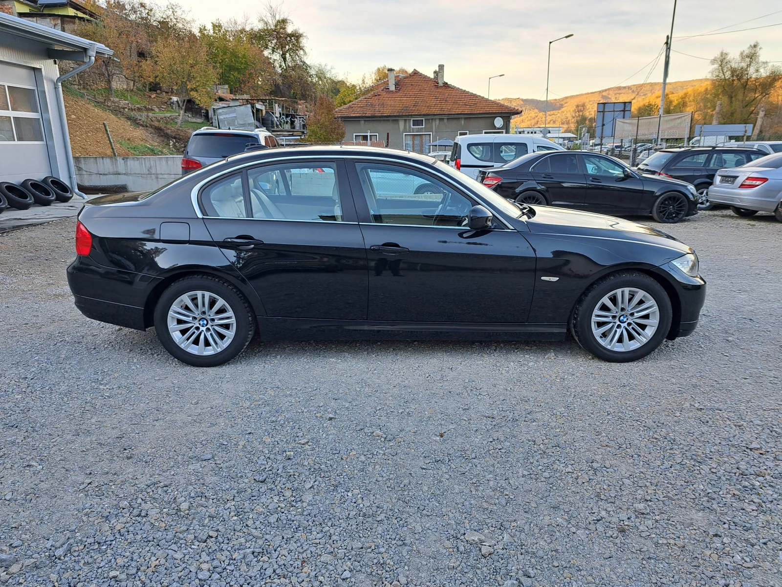 BMW 320 d* КЛИМА* КОЖА* NAVI* ТЕМПОМАТ* ПАРКТРОНИК - изображение 6