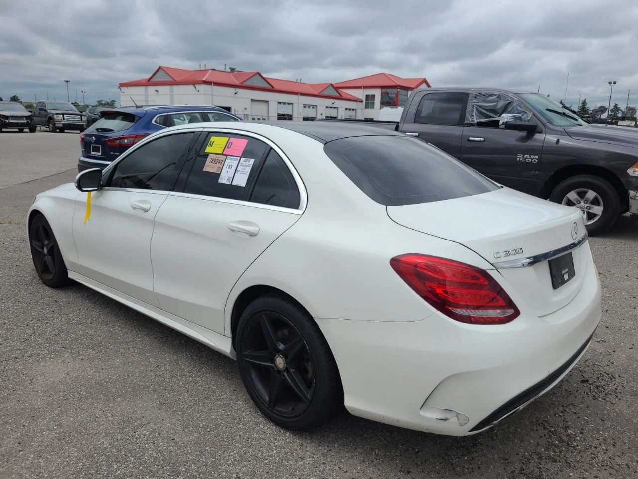Mercedes-Benz C 300 * CARFAX * АВТО КРЕДИТ * ЦЕНА ДО БГ! - изображение 4