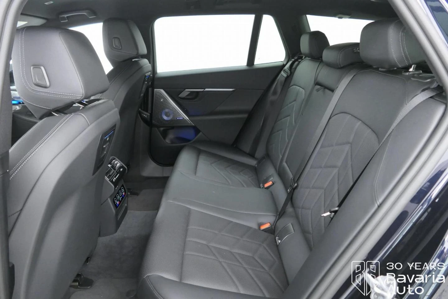 BMW i5  i 40 eDrive Touring Automatic - изображение 10