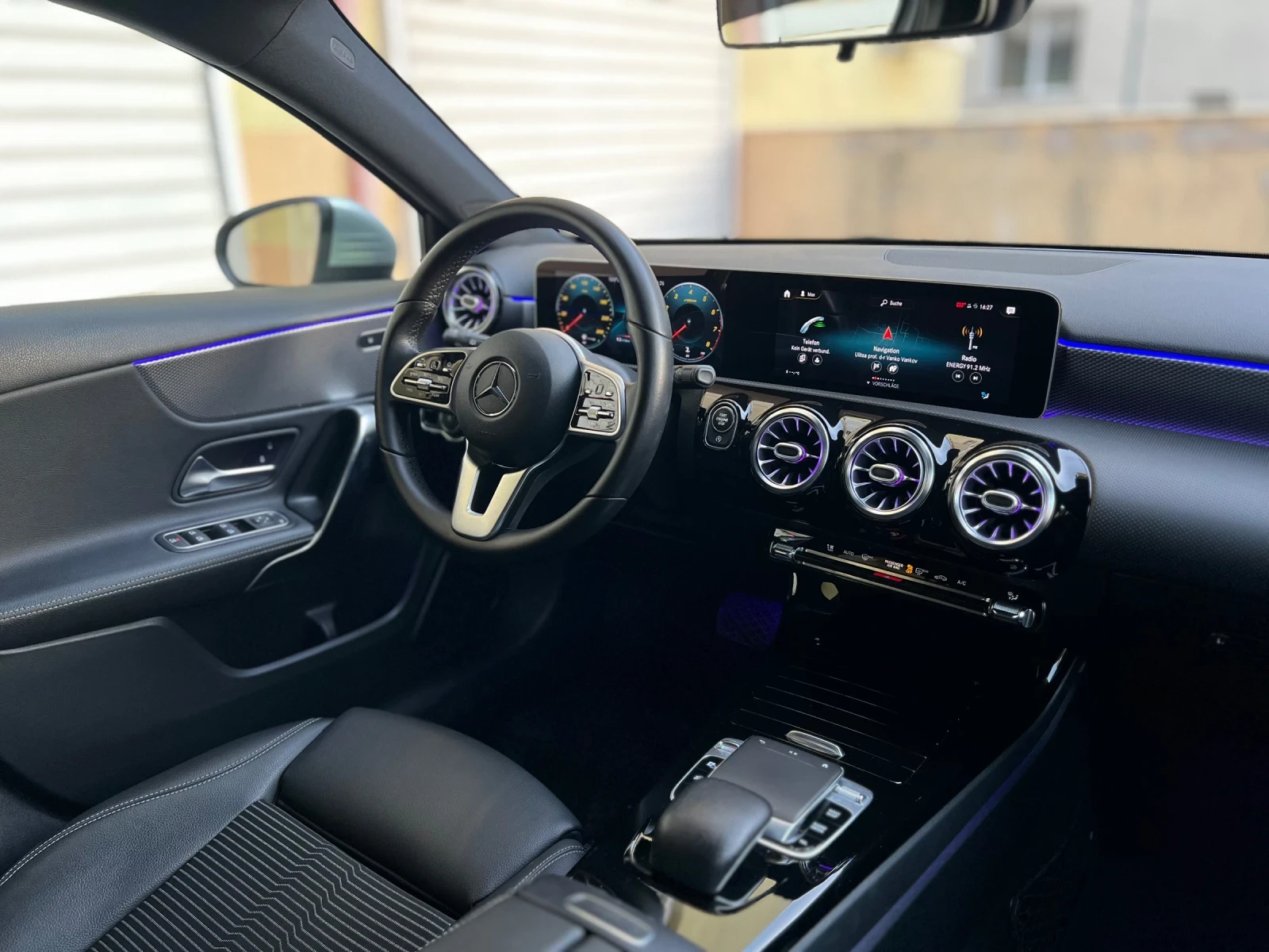 Mercedes-Benz A 180 Benzin, снимка 12 - Автомобили и джипове - 53794573