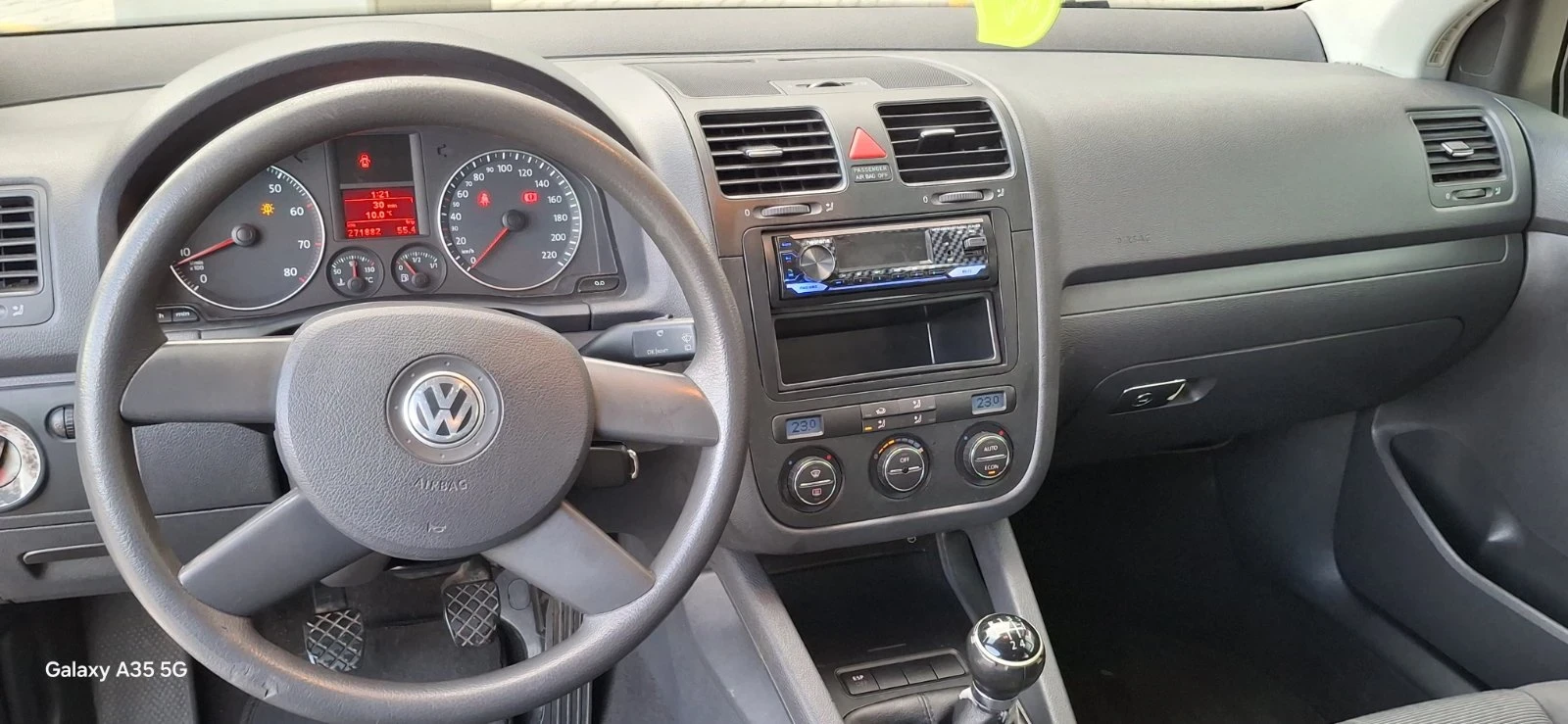VW Golf 1.6 , снимка 9 - Автомобили и джипове - 54009408