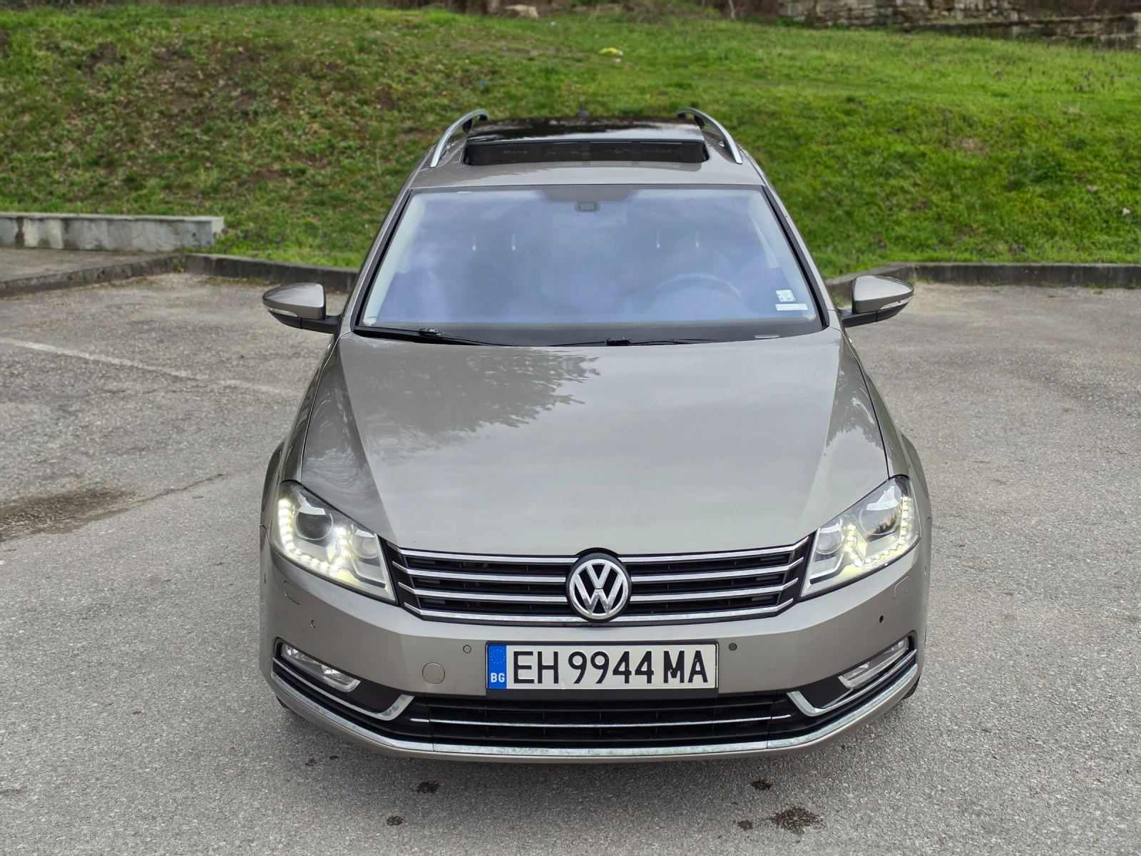 VW Passat 2.0TDI* 4x4* НАВИ* КОЖА* ПАНОРАМА* LED* FULL, снимка 2 - Автомобили и джипове - 54059017