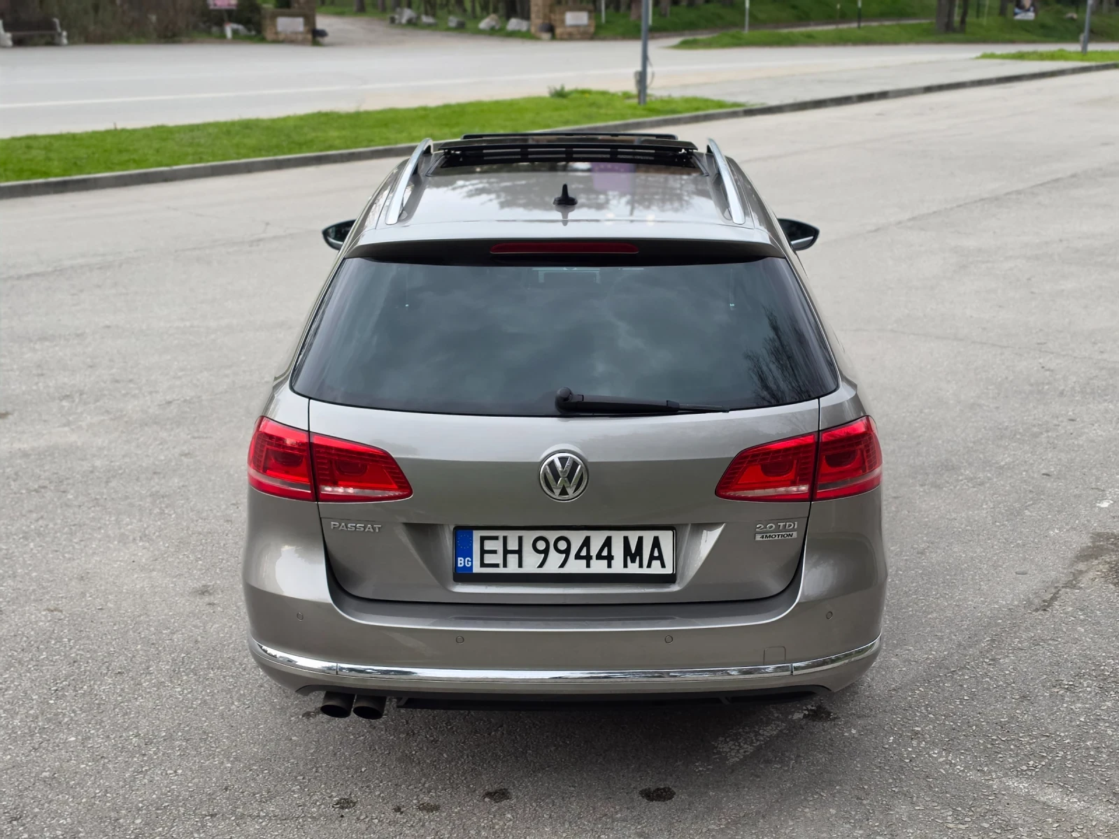 VW Passat 2.0TDI* 4x4* НАВИ* КОЖА* ПАНОРАМА* LED* FULL, снимка 5 - Автомобили и джипове - 54059017