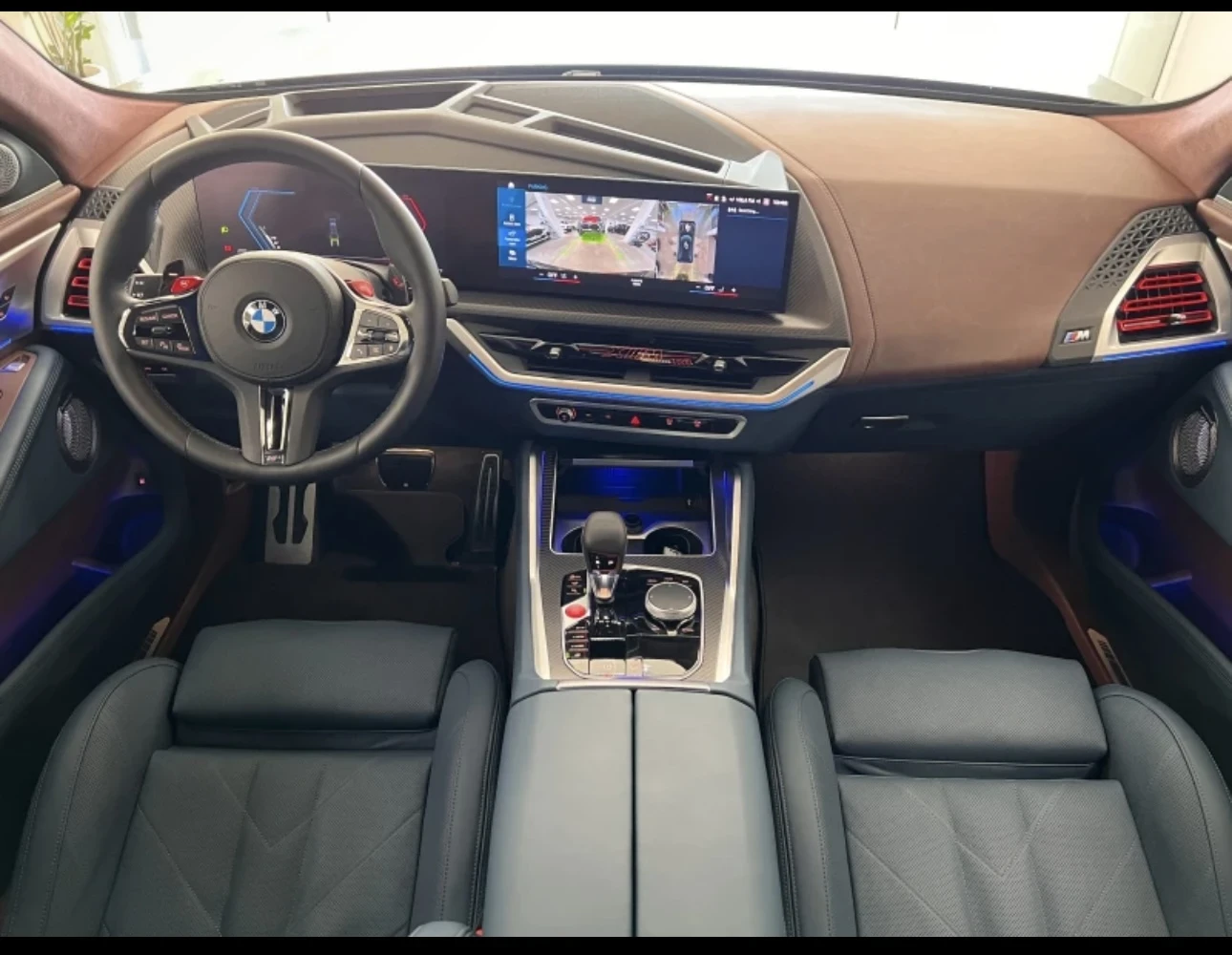 BMW XM, снимка 10 - Автомобили и джипове - 54175377