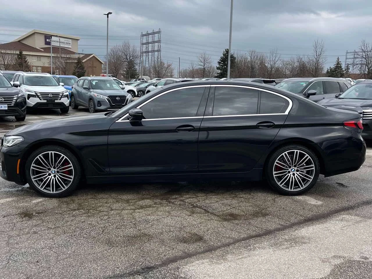 BMW 530 i xDrive/HUD/AMBIENT/ПОДГРЕВИ/ШИБИДАХ, снимка 3 - Автомобили и джипове - 54655839