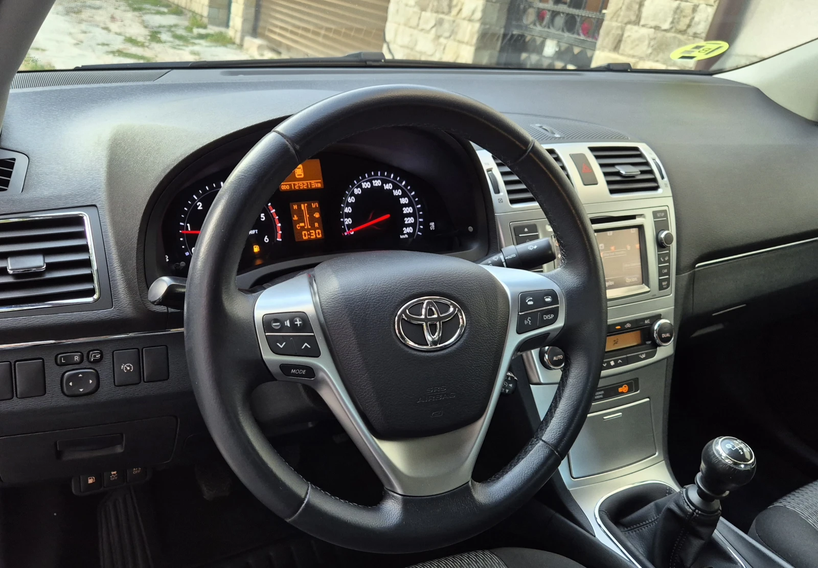 Toyota Avensis 2.2d-EXECUTIVE- navi-veriga-6speed-japan , снимка 10 - Автомобили и джипове - 55187463
