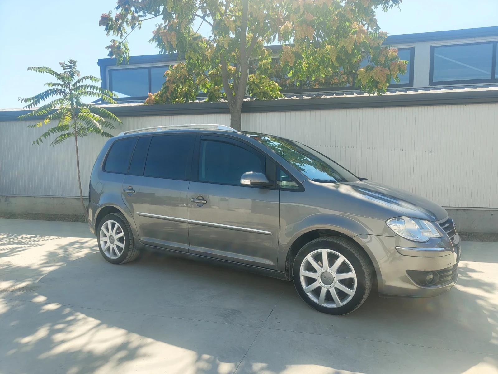 VW Touran 2.0CNG, снимка 2 - Автомобили и джипове - 55510941