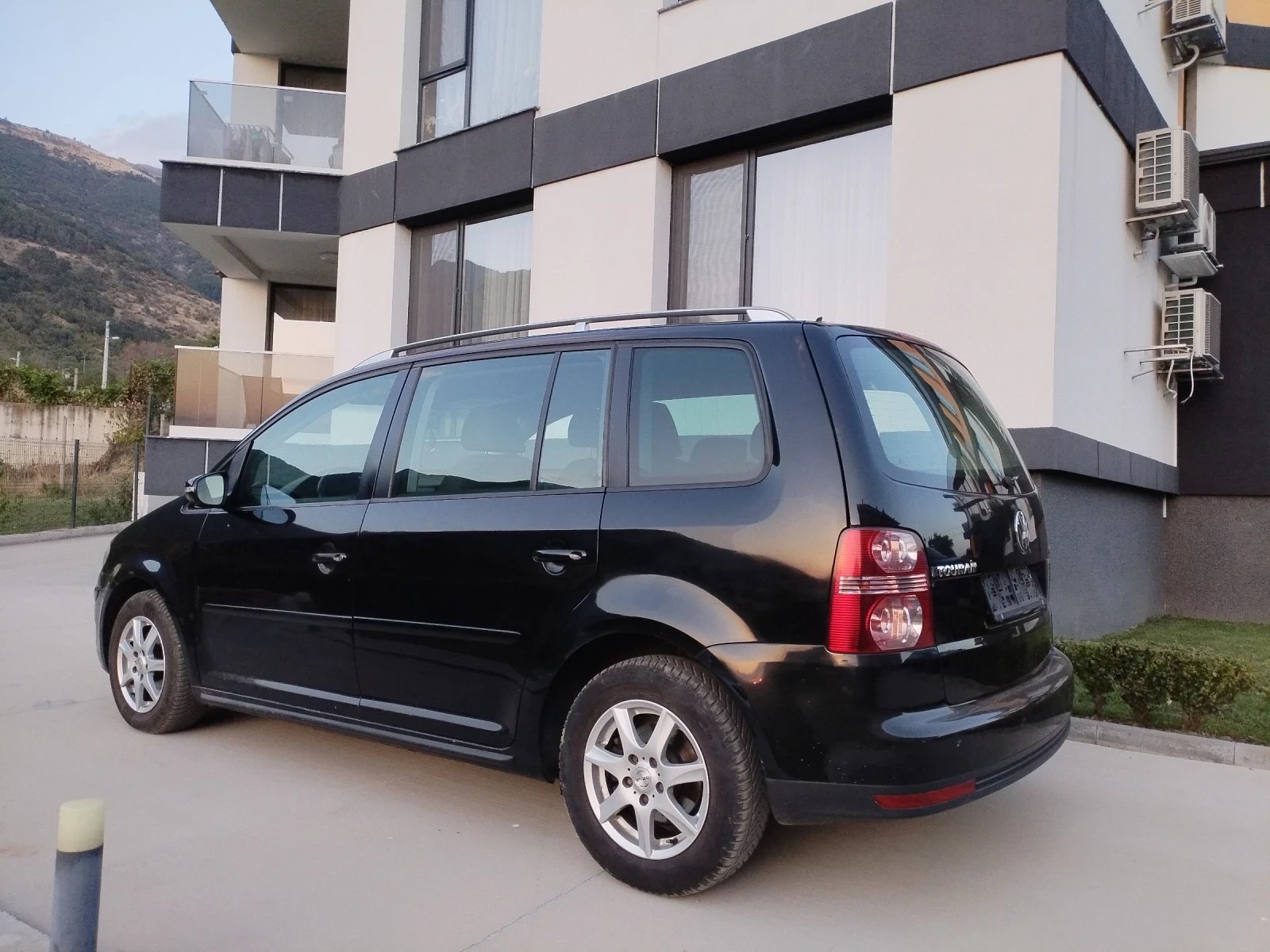 VW Touran 1.9 TDI 105HP Климатроник Подгреви Темпомат , снимка 8 - Автомобили и джипове - 55901491