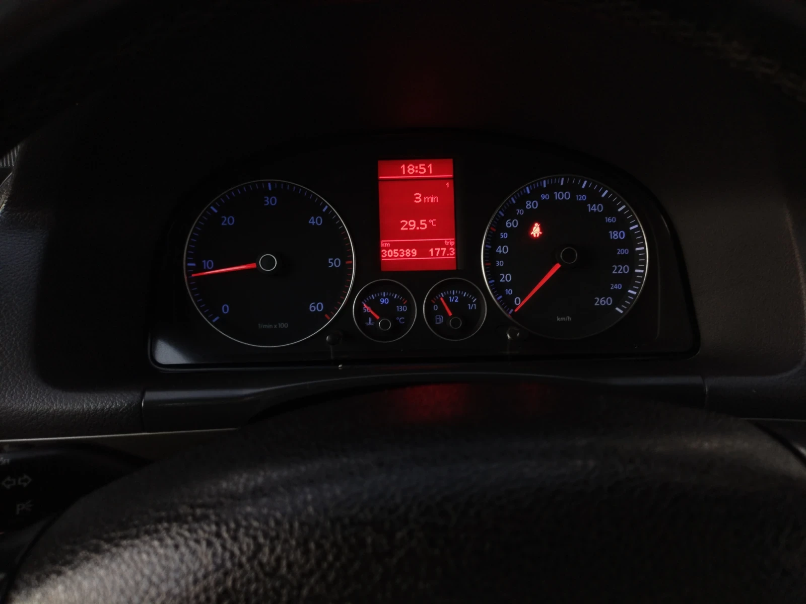 VW Touran 1.9 TDI 105HP Климатроник Подгреви Темпомат , снимка 17 - Автомобили и джипове - 55901491