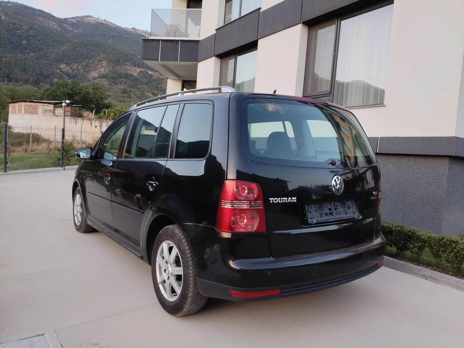 VW Touran 1.9 TDI 105HP Климатроник Подгреви Темпомат , снимка 9 - Автомобили и джипове - 55901491