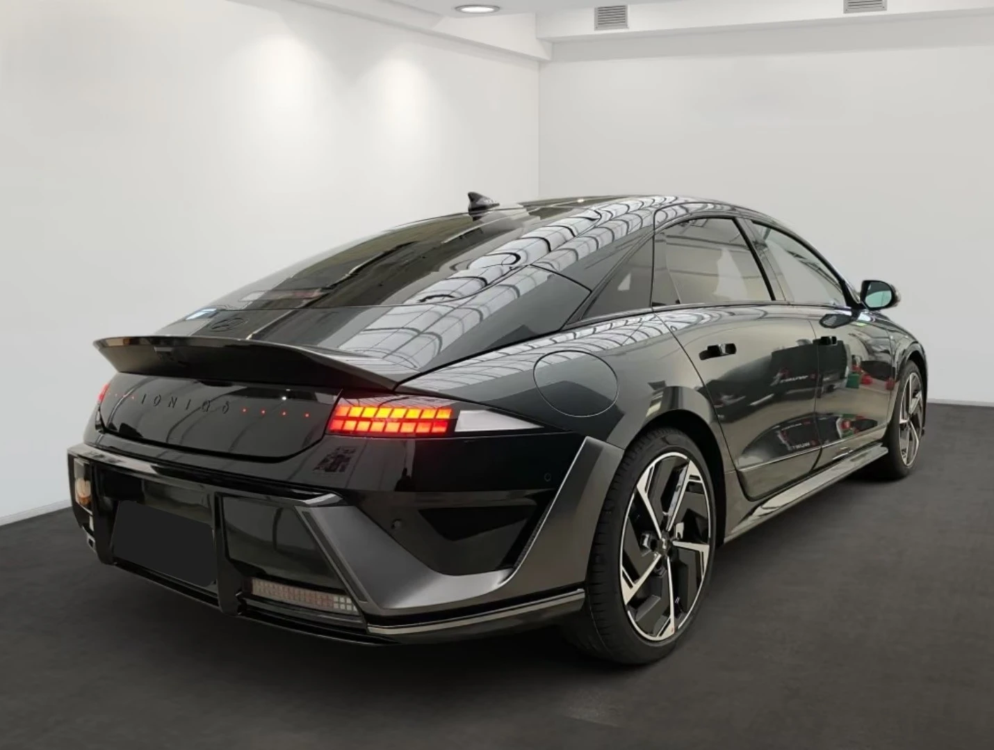 Hyundai Ioniq 6 Facelift* N-Line* Electro* 4WD, снимка 2 - Автомобили и джипове - 56020925