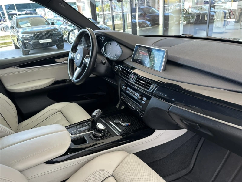 BMW X5 M50d, снимка 8 - Автомобили и джипове - 51756460
