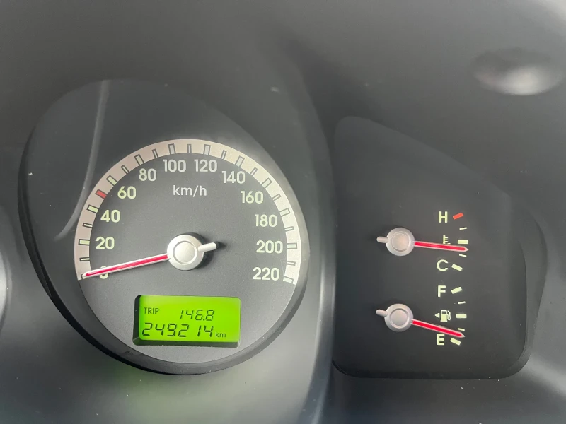 Kia Sportage 2.0i 4WD, снимка 8 - Автомобили и джипове - 52380999