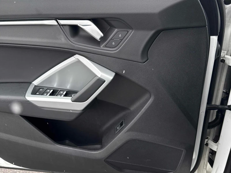 Audi Q3 * Progressiv * CARFAX * БЕЗ ПЪРВОНАЧАЛНА ВНОСКА, снимка 13 - Автомобили и джипове - 53077296