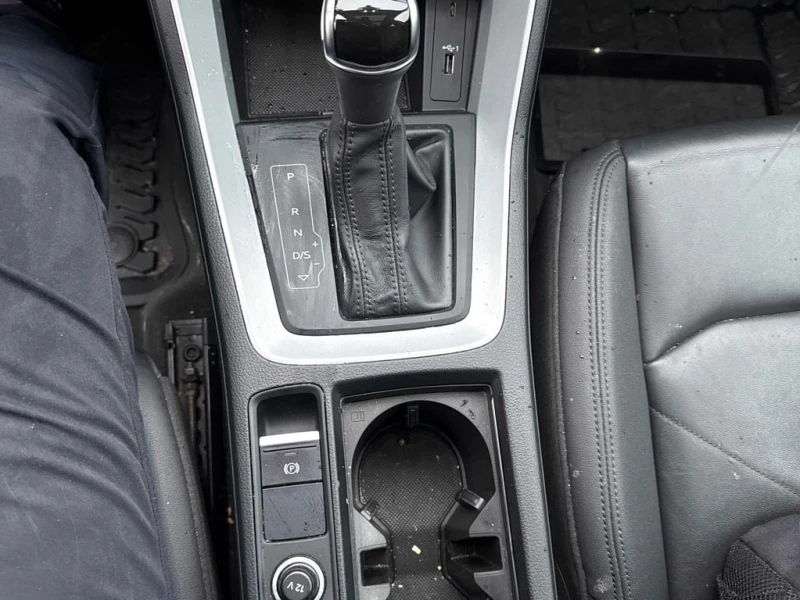 Audi Q3 * Progressiv * CARFAX * БЕЗ ПЪРВОНАЧАЛНА ВНОСКА, снимка 10 - Автомобили и джипове - 53077296