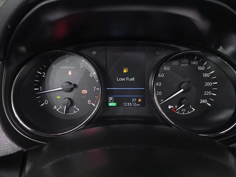 Nissan X-trail 2.5 4WD| 169к.с., снимка 8 - Автомобили и джипове - 56126544