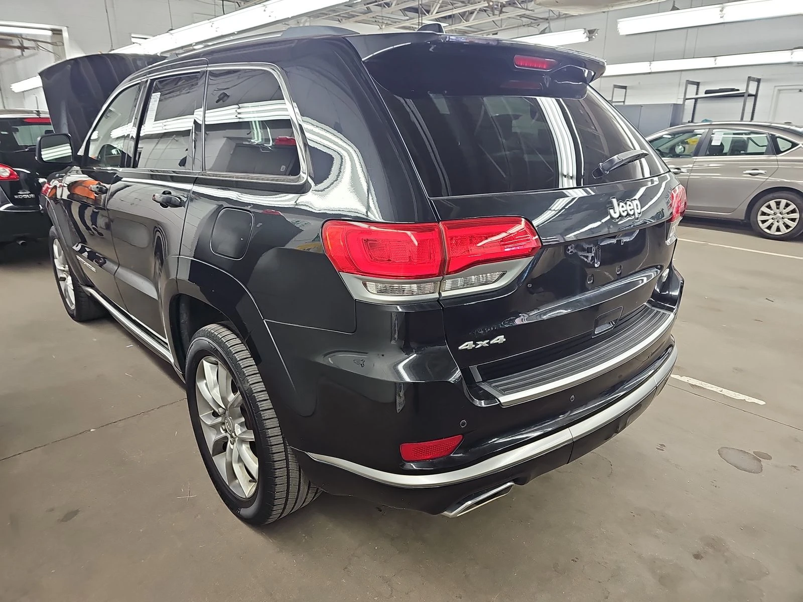 Jeep Grand cherokee 2016 Jeep Grand Cherokee Summit - изображение 4