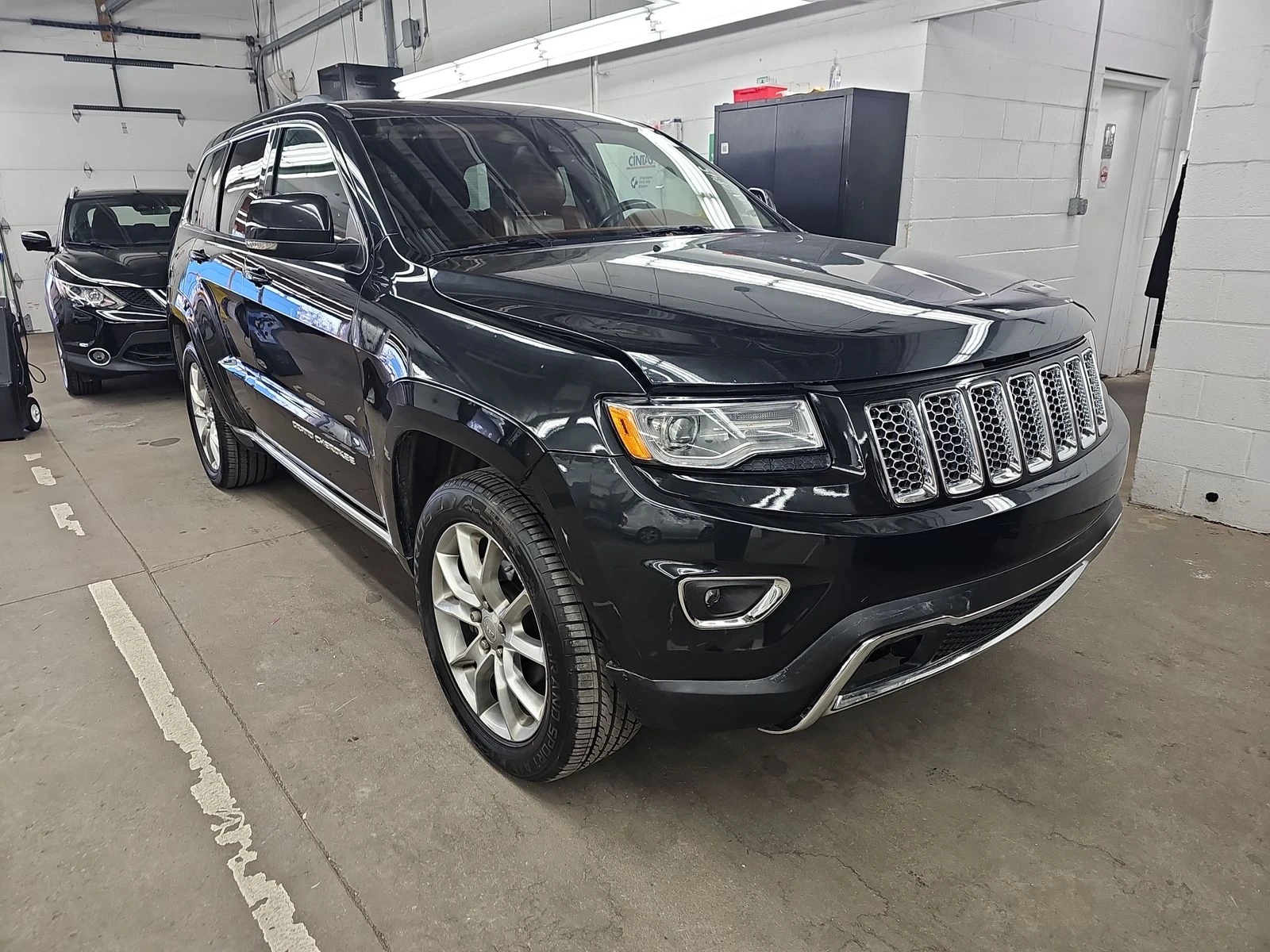 Jeep Grand cherokee 2016 Jeep Grand Cherokee Summit - изображение 3